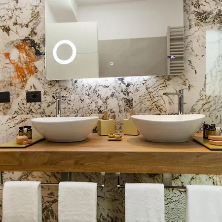Hotel Donna Vi 4*